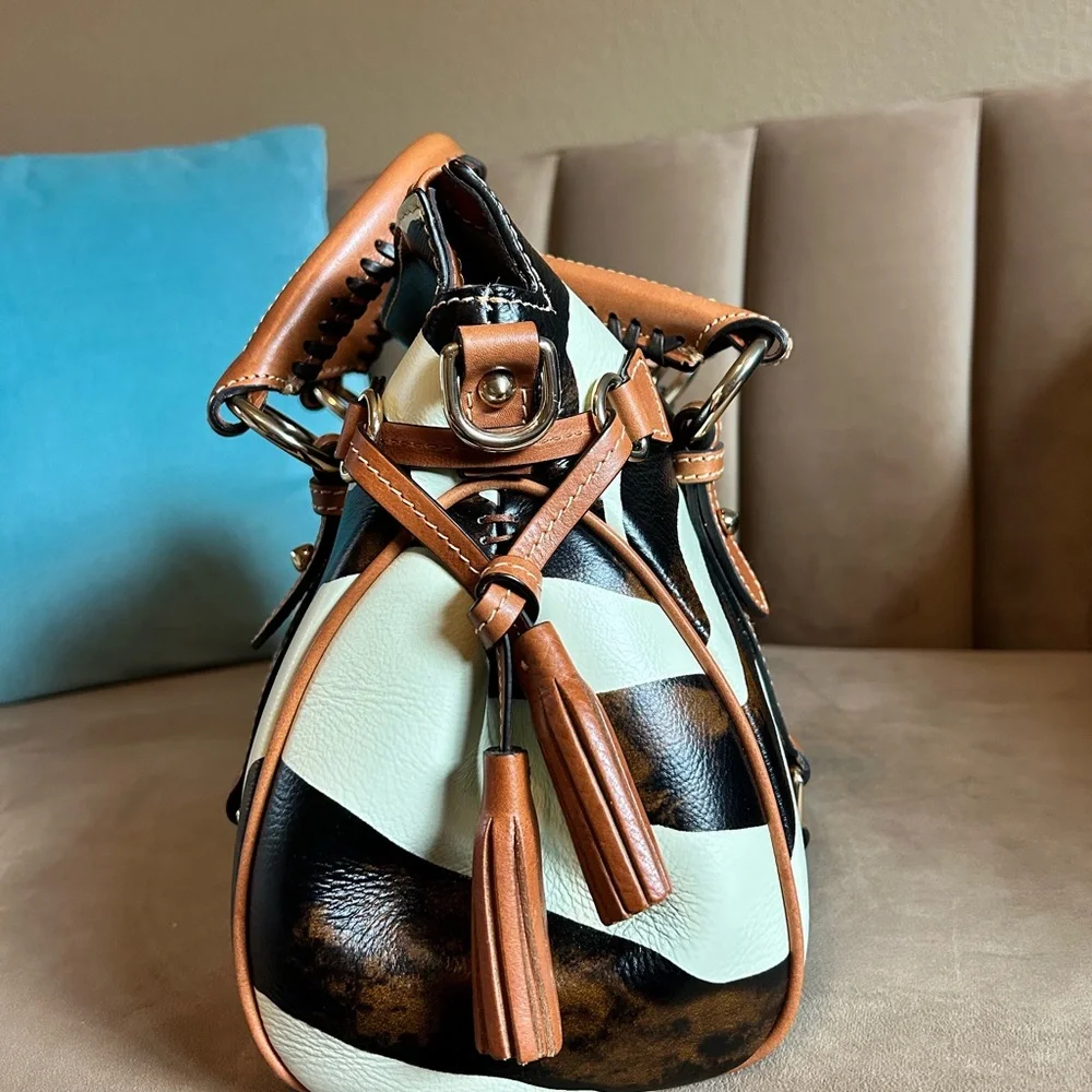 🦆 Like New Dooney & Bourke Zebra Leather Satchel - Picture 4 of 11